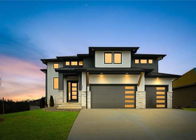 Property at 205 NW Lovins Dr, Lee's Summit, MO 64081, 4 beds, 3 baths
