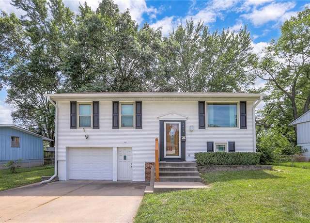 Property at 8409 E 93rd St, Kansas City, MO 64138, 4 beds, 2.5 baths