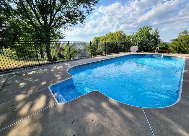 Property at 814 SW Shorthorn Dr, Grain Valley, MO 64029, 4 beds, 4 baths