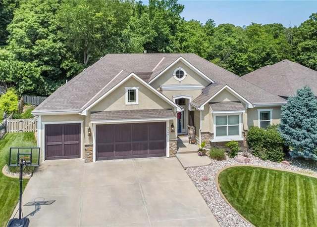 Property at 6304 N Britt Ave, Kansas City, MO 64151, 3 beds, 3.5 baths