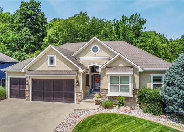 Property at 6304 N Britt Ave, Kansas City, MO 64151, 3 beds, 3.5 baths