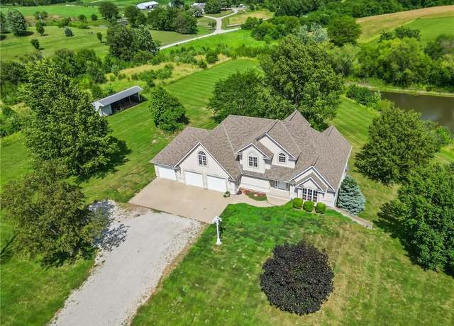 Property at 8747 Southpoint Dr, Richmond, MO 64085, 5 beds, 3.5 baths