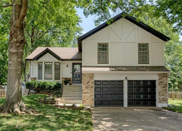 Property at 16108 W 125th Ter, Olathe, KS 66062, 3 beds, 2.5 baths