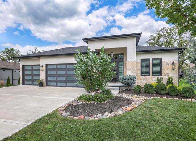 Property at 540 South Shore Dr, Lake Winnebago, MO 64034, 4 beds, 3 baths