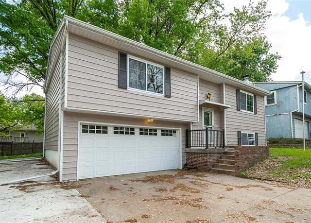 Property at 1519 W 26th St, Lawrence, KS 66046, 3 beds, 2 baths