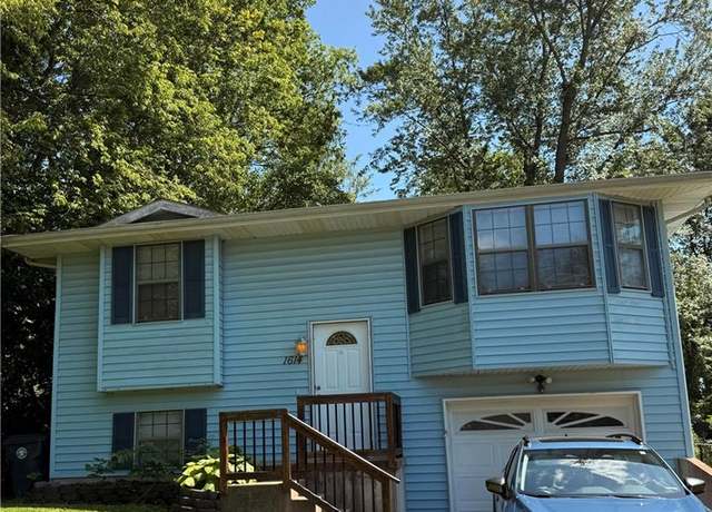 Property at 1614 E 15th St, Sedalia, MO 65301, 3 beds, 2 baths