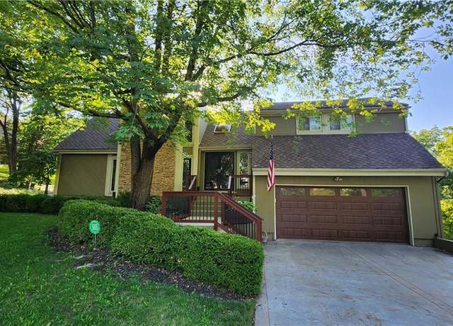 Property at 16036 Meadow Ln, Stilwell, KS 66085, 4 beds, 3.5 baths