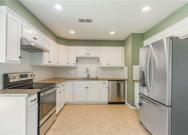 Property at 11413 Palmer Ave, Kansas City, MO 64134, 3 beds, 1 bath
