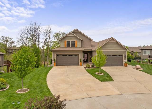 Property at 31736 W 83rd Ct, De Soto, KS 66018, 3 beds, 2.5 baths