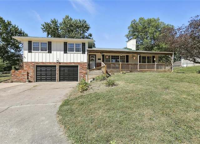 Property at 1018 Miss Belle St, Excelsior Springs, MO 64024, 3 beds, 2.5 baths