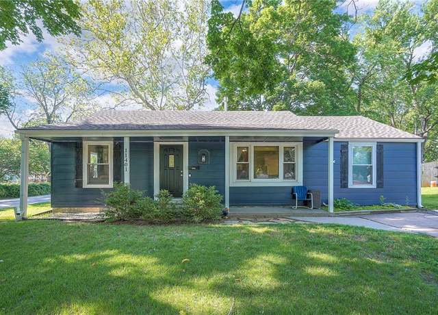 Property at 11401 W 68th Ter, Shawnee, KS 66203, 3 beds, 2 baths