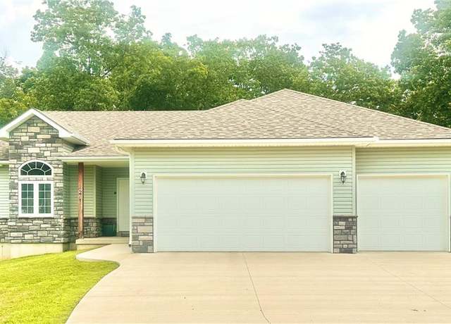 Property at 21 SE 230 Rd, Warrensburg, MO 64093, 5 beds, 3 baths