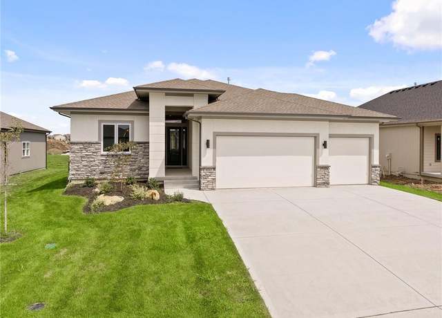 Property at 14179 S Houston St, Olathe, KS 66061, 5 beds, 3.5 baths