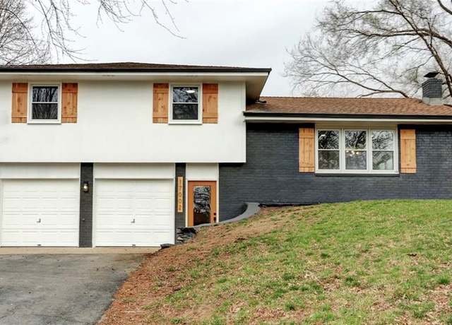 Property at 17002 NW 76th St, Kansas City, MO 64152, 3 beds, 2 baths