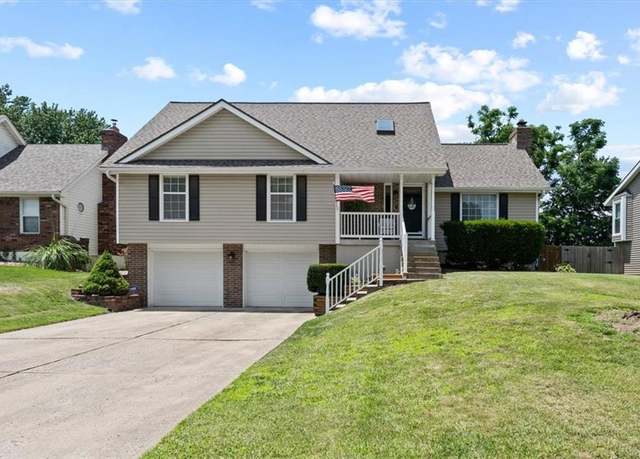 Property at 2210 N Salem Dr, Independence, MO 64058, 4 beds, 4 baths