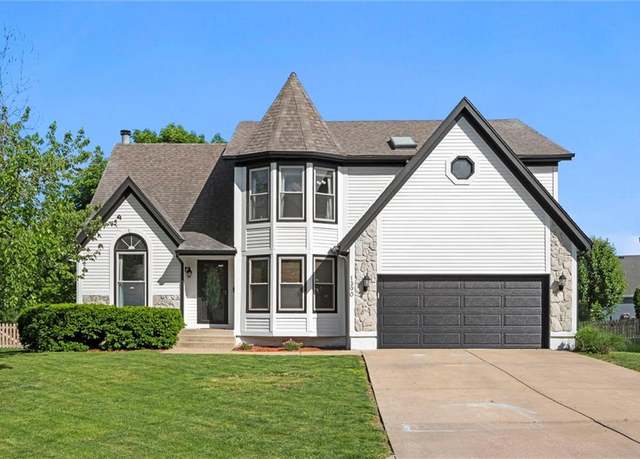 Property at 1390 S Brentwood Dr, Olathe, KS 66062, 4 beds, 2.5 baths