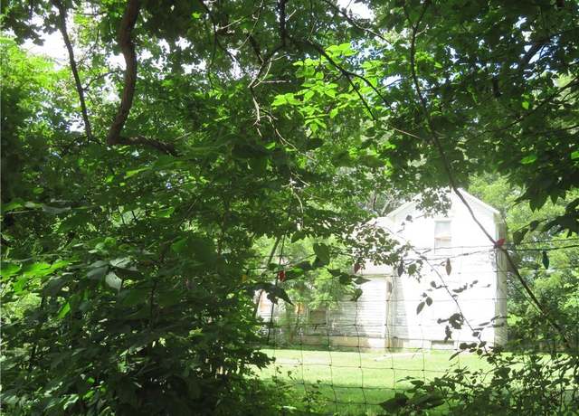 Property at 27150 Cedar Niles Rd, Paola, KS 66071, 1 bed, 1 bath