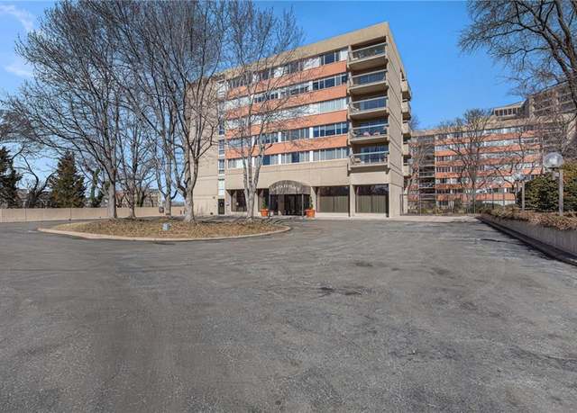 Property at 2525 Main St #406, Kansas City, MO 64108, 1 bed, 1 bath