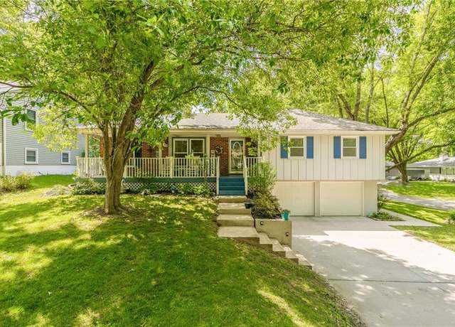 Property at 805 Houston Ln, Liberty, MO 64068, 3 beds, 3 baths