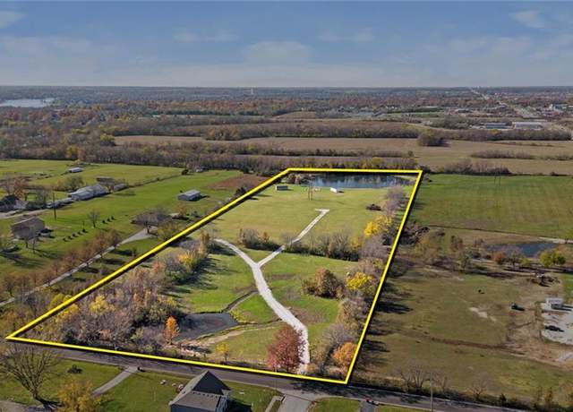 Property at 3850 SE Doc Henry Rd, Lee's Summit, MO 64082