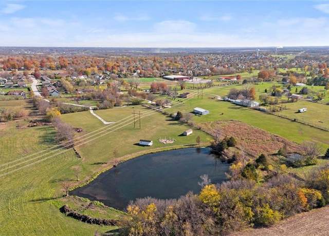 Property at 3850 SE Doc Henry Rd, Lee's Summit, MO 64082