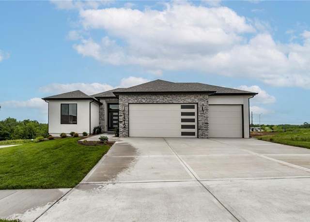 Property at 1312 Verbena Pl, Raymore, MO 64083, 4 beds, 3 baths
