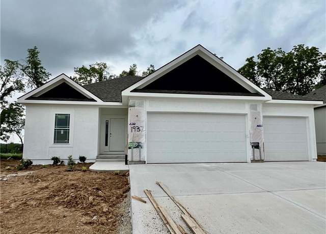 Property at 1937 Longview Dr, Liberty, MO 64068, 4 beds, 3 baths