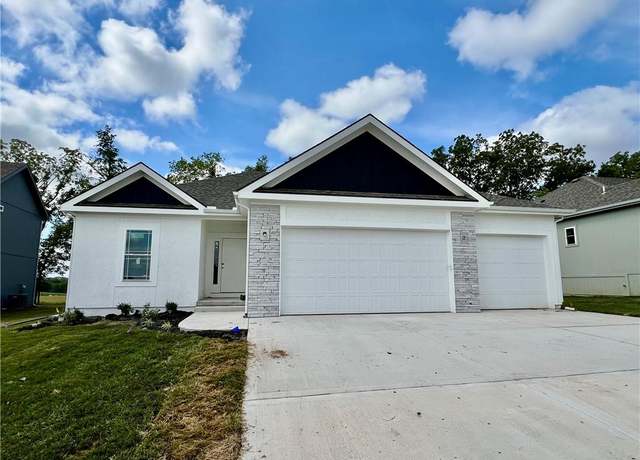 Property at 1937 Longview Dr, Liberty, MO 64068, 4 beds, 3 baths