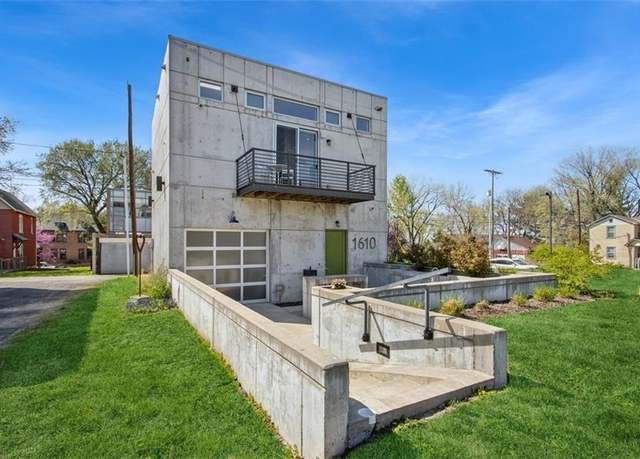 Property at 1610 Summit St, Kansas City, MO 64108, 1 bed, 1 bath