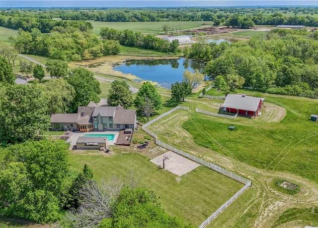 Property at 7 E 203rd St, Belton, MO 64012, 4 beds, 3 baths