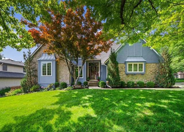 Property at 12600 Wenonga Ln, Leawood, KS 66209, 4 beds, 4.5 baths