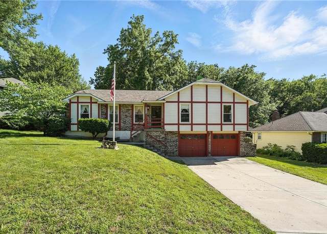 Property at 14013 W 61st Ter, Shawnee, KS 66216, 3 beds, 2 baths