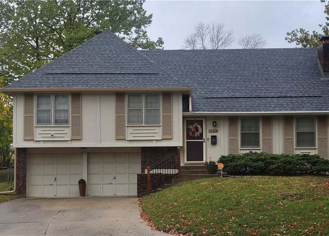 Property at 11618 Manchester Ave, Kansas City, MO 64134, 4 beds, 2 baths