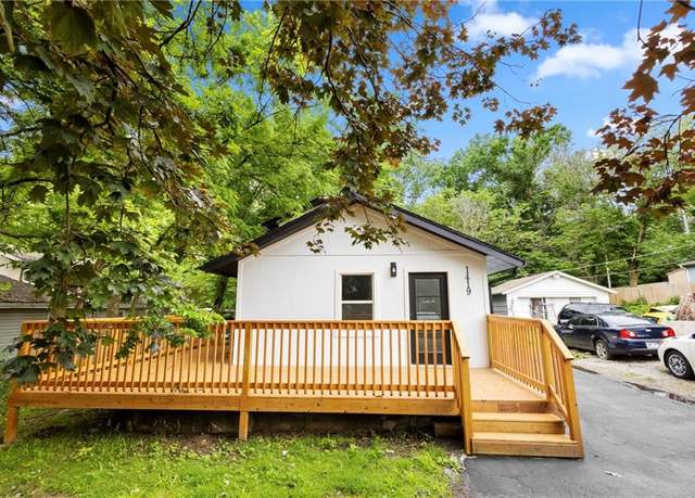 Property at 1419 Washington Blvd, Kansas City, KS 66102, 2 beds, 3 baths