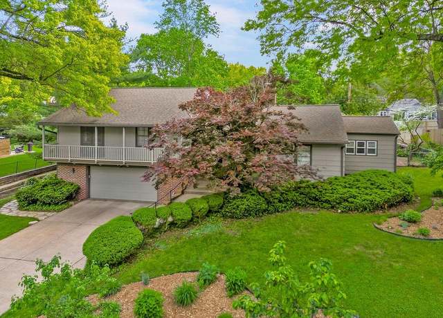 Property at 1243 W 67th Ter, Kansas City, MO 64113, 3 beds, 2.5 baths