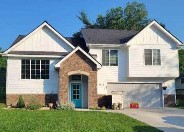 Property at 5716 NW Creekview Dr, Parkville, MO 64152, 3 beds, 2 baths