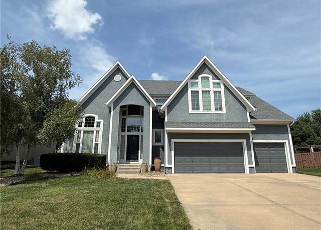 Property at 12704 W 138th Pl, Overland Park, KS 66221, 4 beds, 4.5 baths