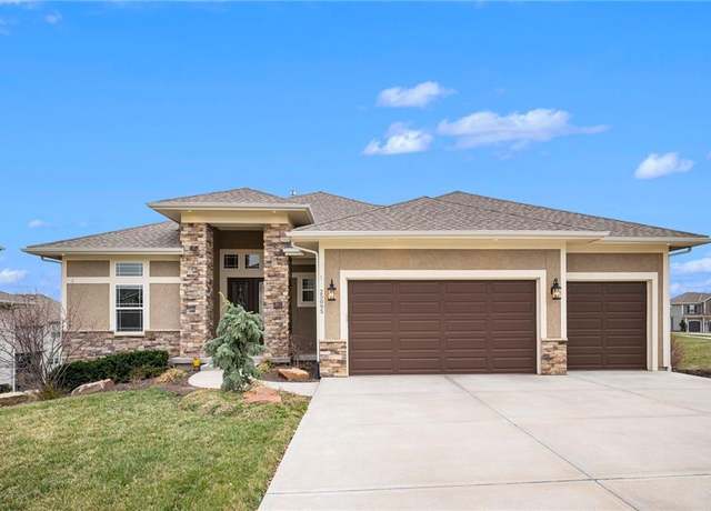 Property at 25095 W 114th St, Olathe, KS 66061, 4 beds, 3.5 baths