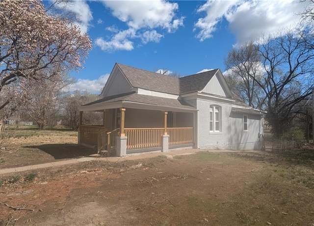 Property at 2315 Olive St, Kansas City, MO 64127, 3 beds, 2 baths