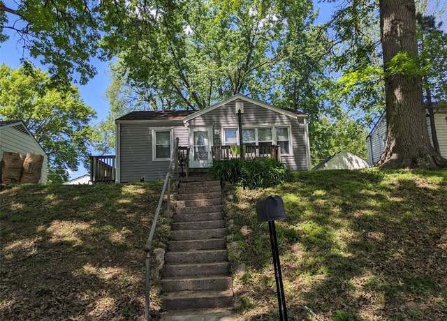 Property at 1114 Dakota St, Leavenworth, KS 66048, 2 beds, 1 bath