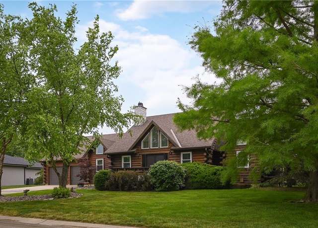 Property at 611 N Winnebago Dr, Lake Winnebago, MO 64034, 4 beds, 3.5 baths
