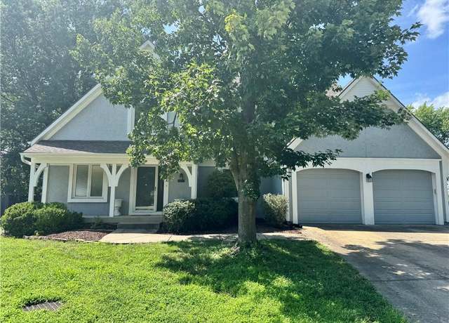 Property at 15862 W 143rd Ter, Olathe, KS 66062, 4 beds, 3.5 baths
