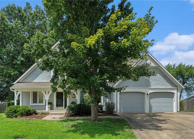 Property at 15862 W 143rd Ter, Olathe, KS 66062, 4 beds, 3.5 baths