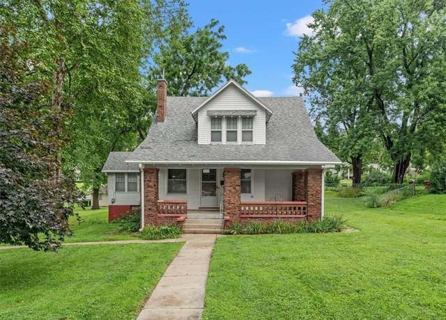 Property at 3117 Miller Ave, St Joseph, MO 64506, 4 beds, 2 baths