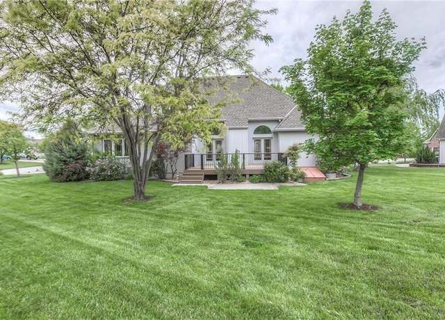 Property at 15733 Pine Cir, Basehor, KS 66007, 4 beds, 3 baths