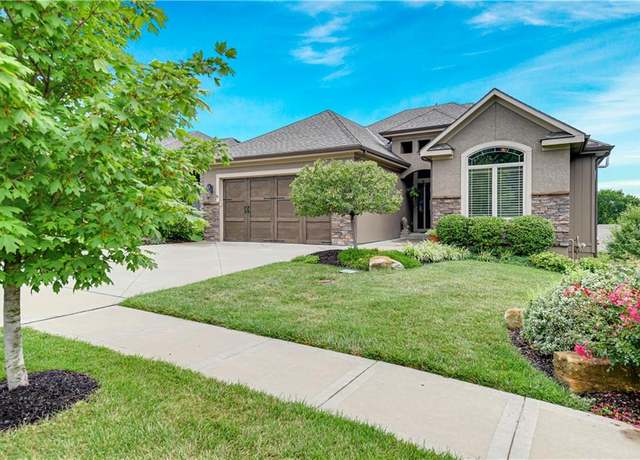 Property at 9868 Garden St, Lenexa, KS 66227, 4 beds, 3 baths