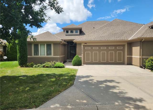 Property at 10996 S Parish St, Olathe, KS 66061, 3 beds, 2.5 baths