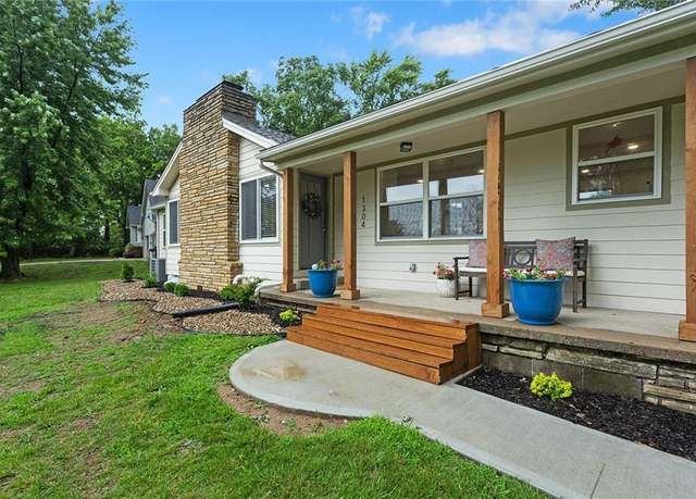 Property at 1304 Nashua Rd, Liberty, MO 64068, 3 beds, 3.5 baths