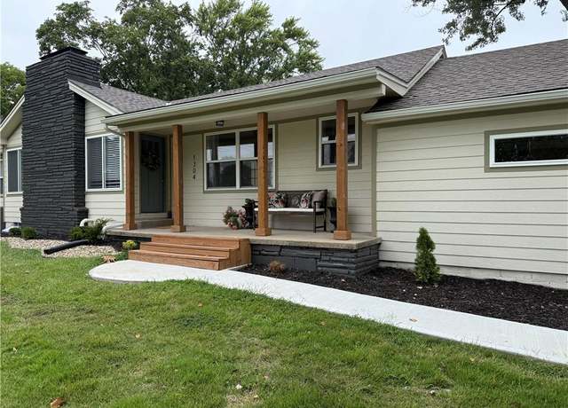 Property at 1304 Nashua Rd, Liberty, MO 64068, 3 beds, 3.5 baths