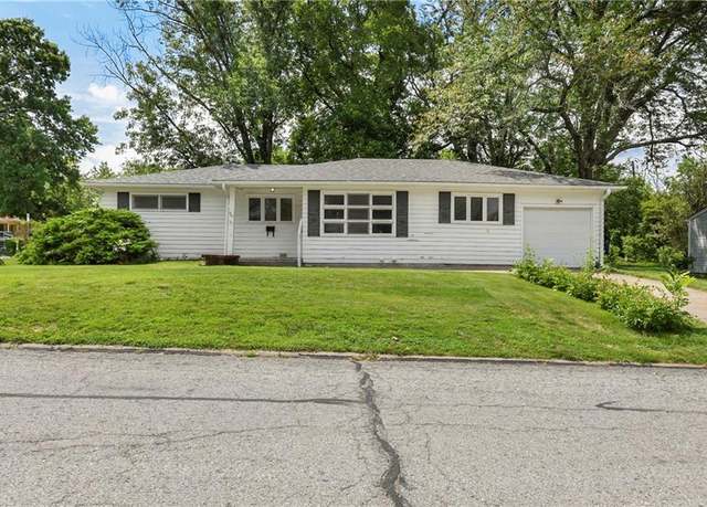 Property at 501 Dakota St, Lawrence, KS 66046, 3 beds, 2 baths